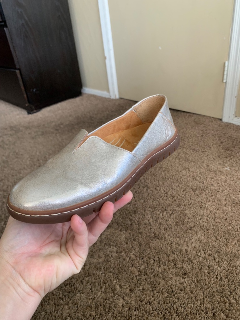 Born Sebra II Gold Metallic Leather Slip On Casual Loafer Shoes Sz.7.5 - Picture 2 of 16